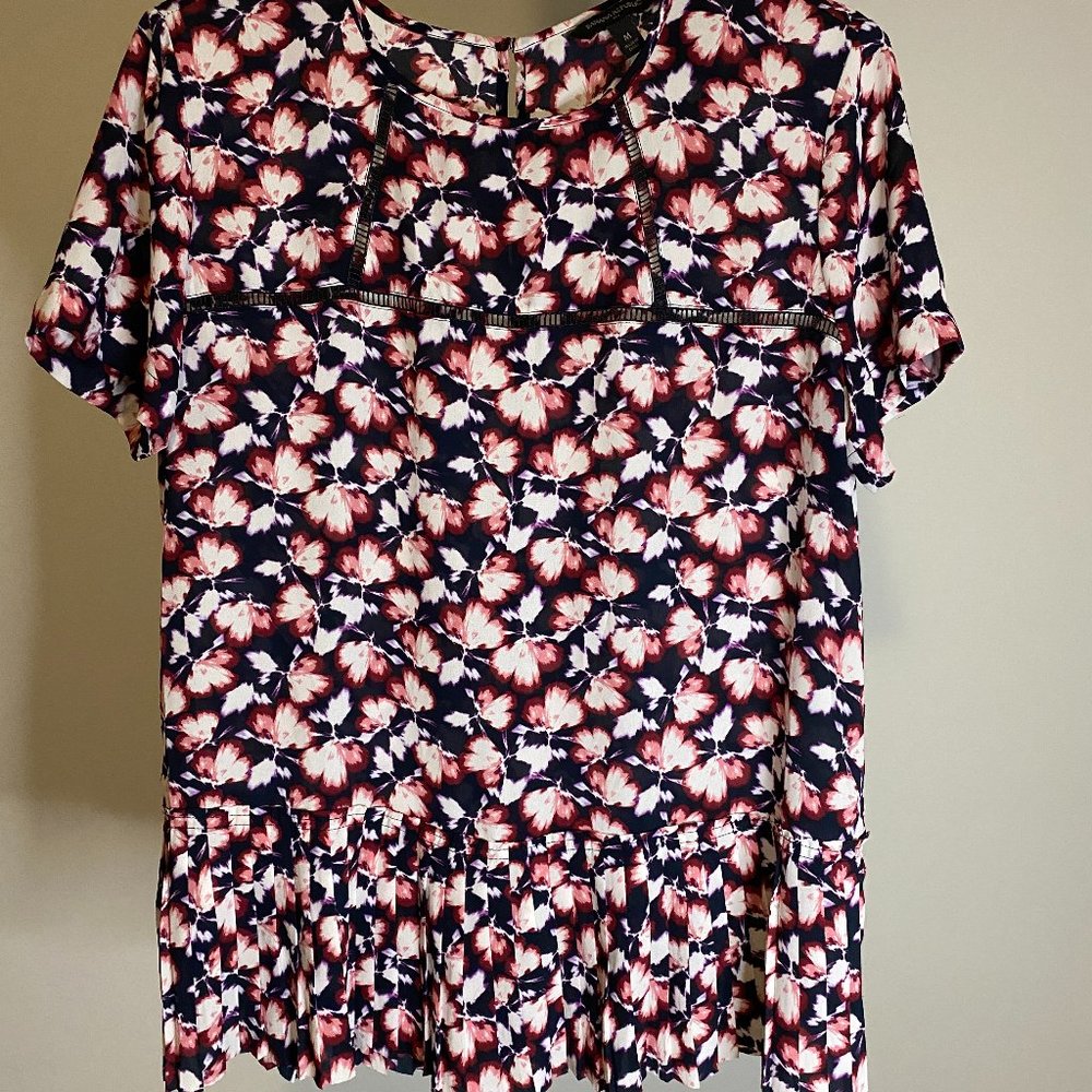 Banana Republic Flower Top Medium